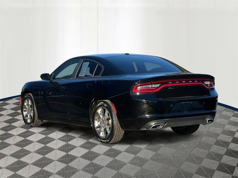 Used 2016 Dodge Charger SE w/ Popular Equipment Group image 4