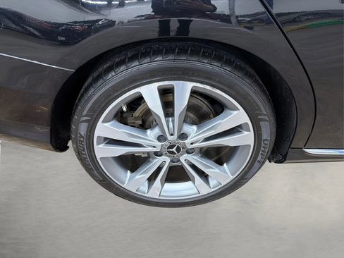 Used 2018 Mercedes-Benz C 300 Sedan w/ Premium Package image 17