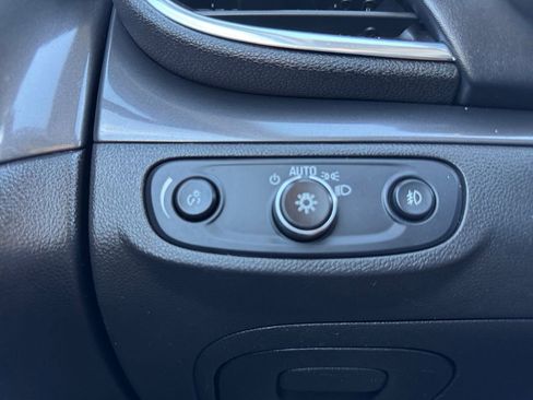 Used 2017 Buick Encore Essence image 21