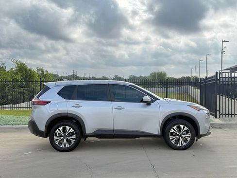 Used 2023 Nissan Rogue SV FWD image 5