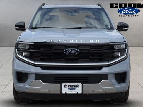 New 2026 Ford Expedition Max Platinum w/ Driver's Package AWD/4WD image 2