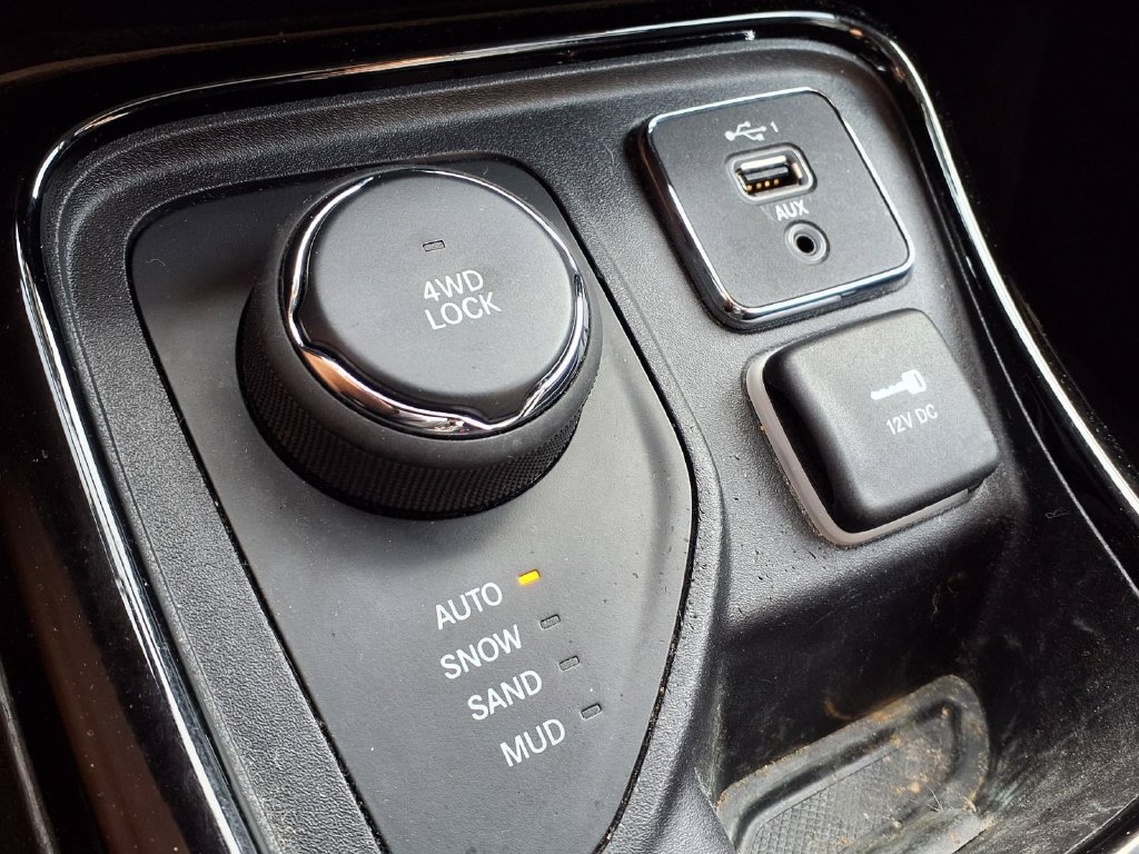 Used 2020 Jeep Compass Limited AWD/4WD image 20