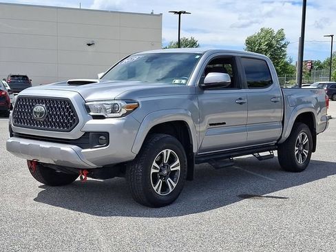 Used 2019 Toyota Tacoma TRD Sport AWD/4WD image 6