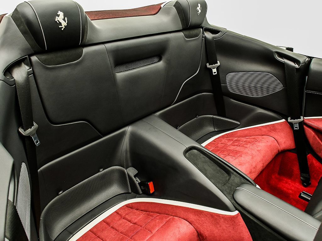 Certified 2025 Ferrari Roma Spider RWD image 20