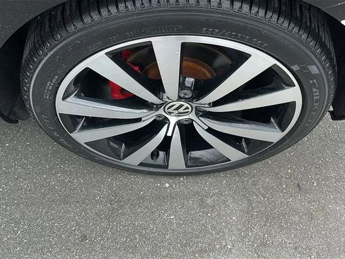 Used 2012 Volkswagen Beetle 2.0T FWD image 13