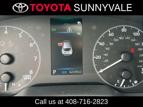 Used 2023 Toyota Corolla SE w/ SE Premium Package image 3