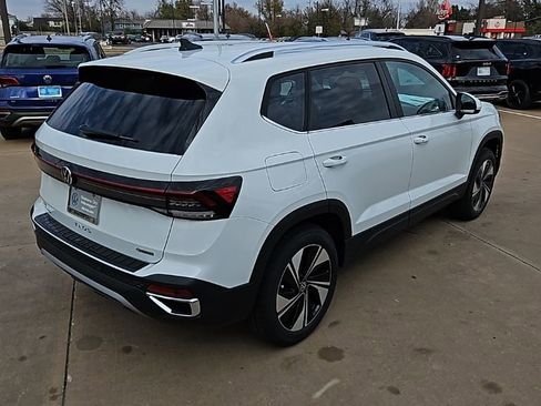 New 2026 Volkswagen Taos SE AWD/4WD image 5