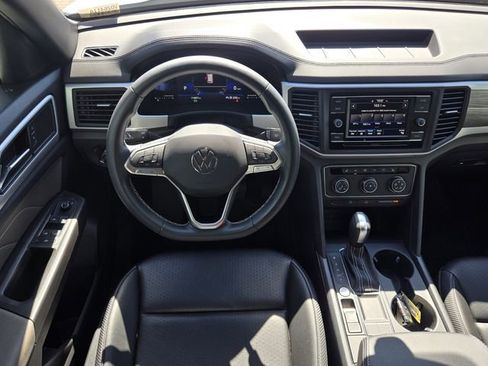 Certified 2023 Volkswagen Atlas Cross Sport SE FWD image 17