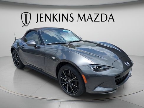 New 2026 MAZDA MX-5 Miata Grand Touring RWD image 2