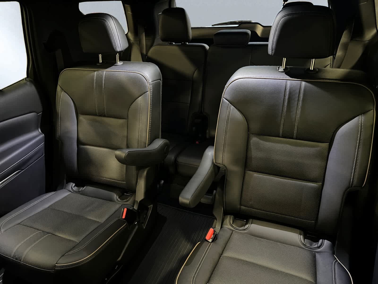 Used 2026 Chevrolet Traverse High Country w/ LPO, Floor Liner Package AWD/4WD image 18