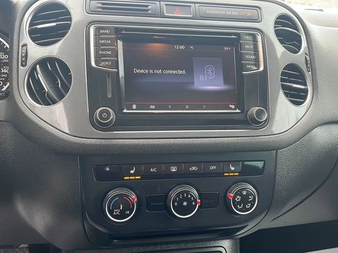 Used 2017 Volkswagen Tiguan Wolfsburg Edition AWD/4WD image 25