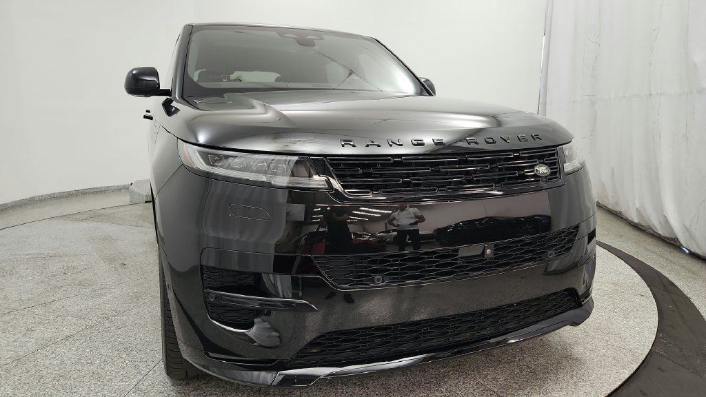 Used 2025 Land Rover Range Rover Sport Dynamic SE AWD/4WD image 11