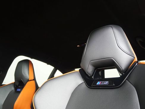 Certified 2025 BMW M5 w/ Carbon Package image 17