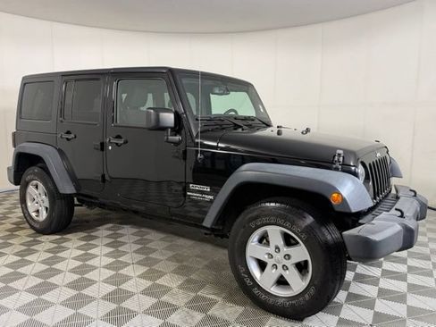 Used 2018 Jeep Wrangler Unlimited Sport S AWD/4WD image 10
