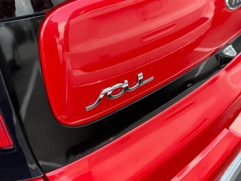 Used 2018 Kia Soul + FWD image 14