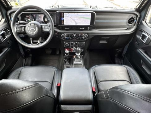 Used 2024 Jeep Wrangler Unlimited Rubicon 4xe AWD/4WD image 17