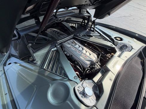 Used 2022 Chevrolet Corvette Stingray Preferred Cpe w/ Z51 Performance Package RWD image 27