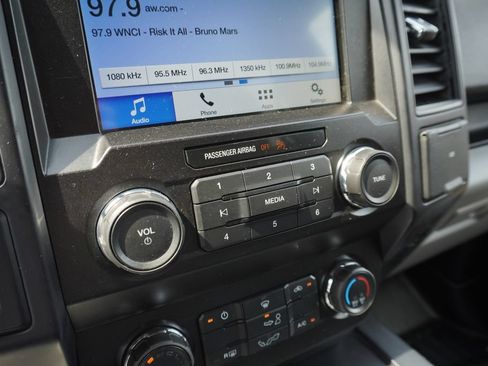 Used 2019 Ford F150 XL w/ Equipment Group 101A Mid AWD/4WD image 17