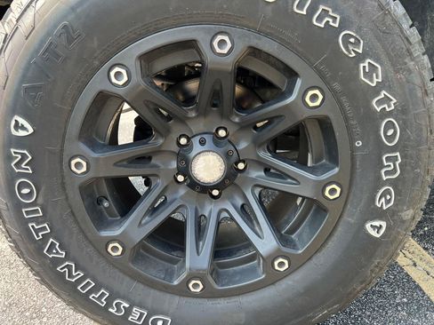 Used 2018 Jeep Wrangler Unlimited Sport w/ Connectivity Group AWD/4WD image 13