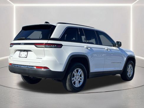 Used 2023 Jeep Grand Cherokee Laredo image 23