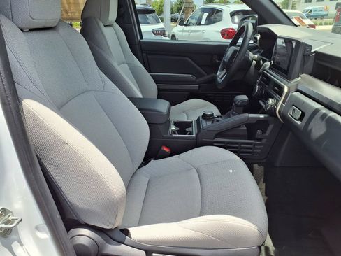Used 2025 Toyota 4Runner SR5 AWD/4WD image 13