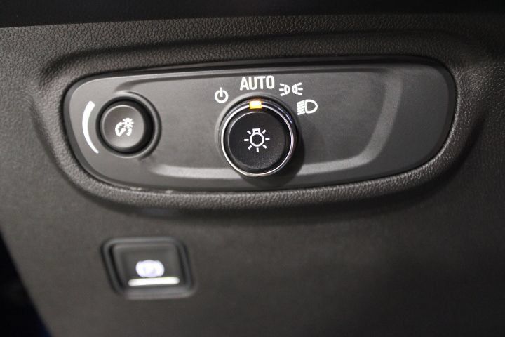Used 2023 GMC Terrain SLE w/ Elevation Edition AWD/4WD image 37