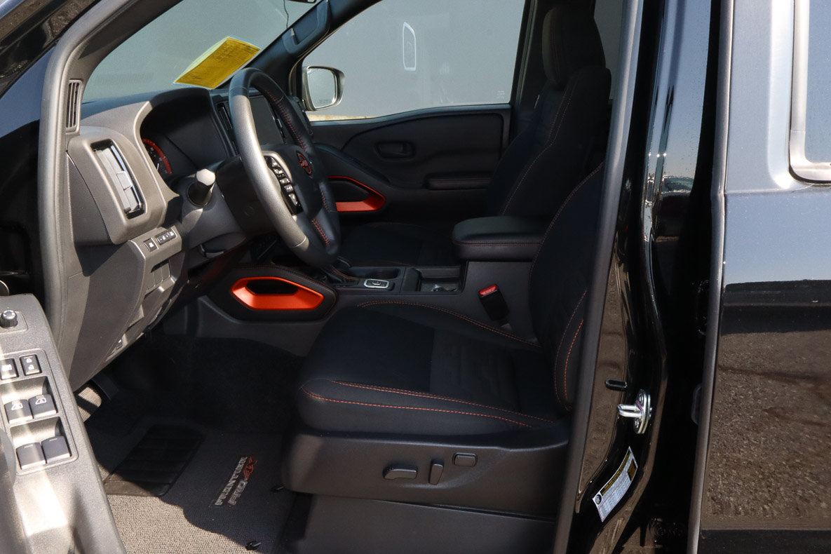 Used 2026 Nissan Frontier PRO-4X AWD/4WD image 7