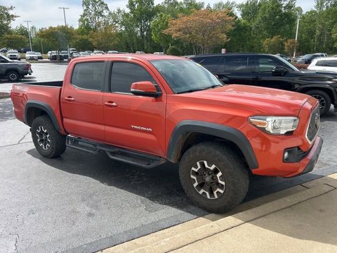 Used 2018 Toyota Tacoma TRD Off-Road image 1