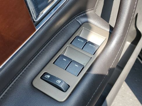 Used 2014 Lincoln MKX AWD w/ Equipment Group 102A image 23
