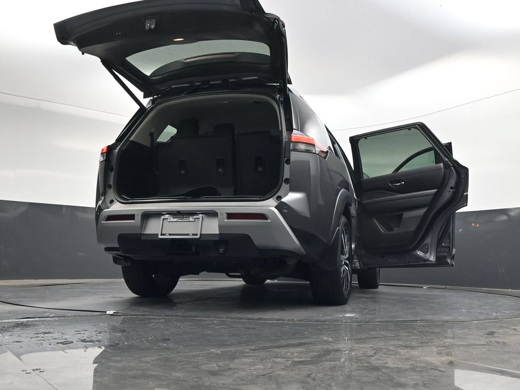 Used 2024 Nissan Pathfinder Platinum w/ Cargo Package FWD image 38