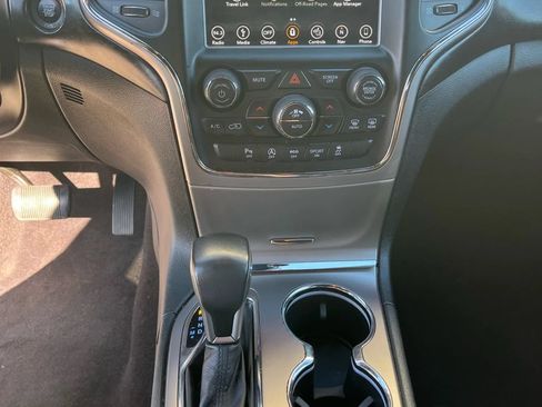 Used 2018 Jeep Grand Cherokee Altitude AWD/4WD image 10