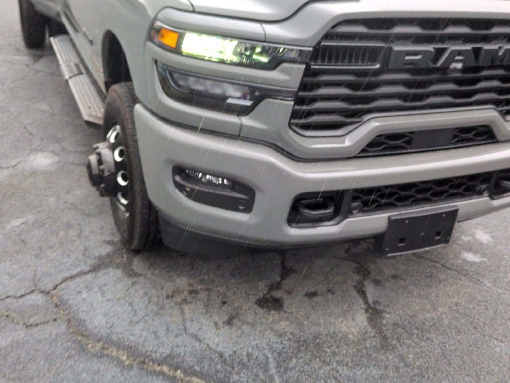 New 2026 RAM 3500 Big Horn AWD/4WD image 8