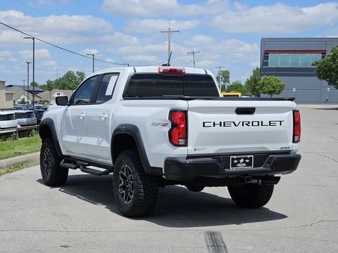 Used 2024 Chevrolet Colorado ZR2 w/ Technology Package AWD/4WD image 3