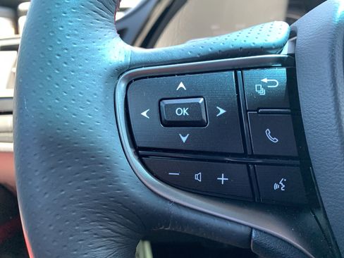 Used 2023 Lexus ES 350 F Sport w/ Accessory Package (Z2) image 19