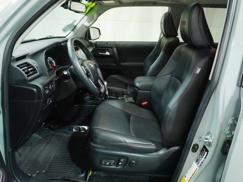 Certified 2022 Toyota 4Runner TRD Off-Road Premium AWD/4WD image 10
