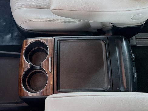 Used 2017 Toyota Sienna Limited Premium image 18