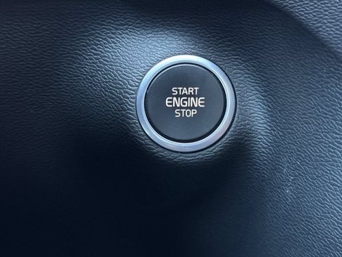 Certified 2023 Volvo XC40 B5 Plus w/ Driver Assist Package AWD/4WD image 26