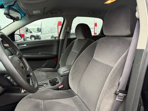 Used 2016 Chevrolet Impala LT image 6