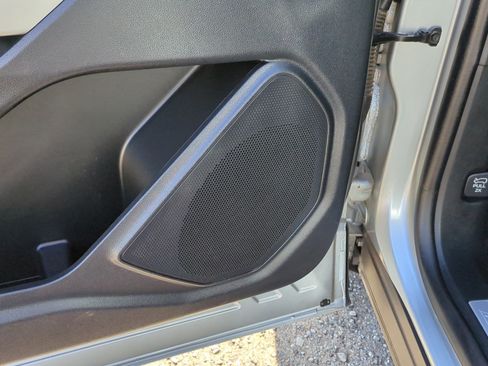 Used 2023 Ford Explorer Limited RWD image 12