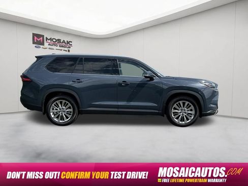 Used 2025 Toyota Grand Highlander AWD image 8
