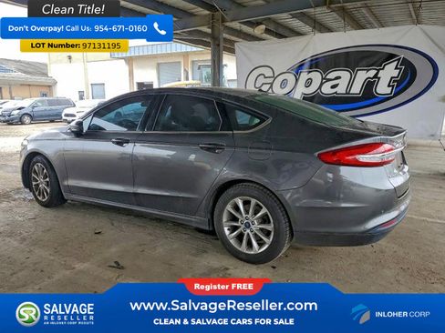 Used 2017 Ford Fusion SE w/ Fusion SE Technology Package image 3