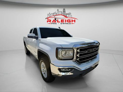 Used 2018 GMC Sierra 1500 SLE w/ SLE Value Package image 9
