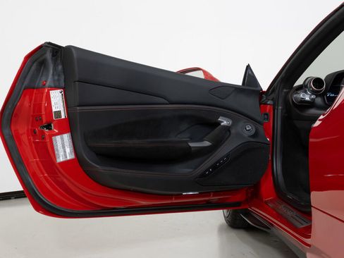 Used 2022 Ferrari F8 Tributo image 33