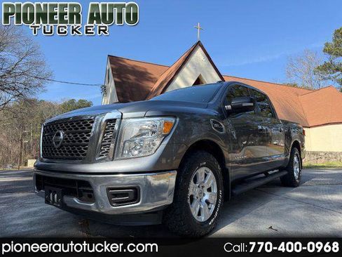 Used 2017 Nissan Titan SV image 1