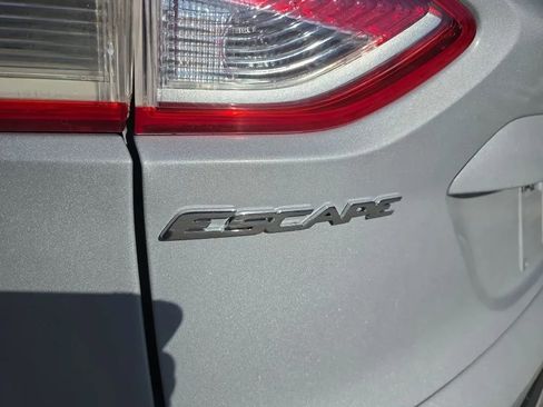 Used 2016 Ford Escape SE image 10