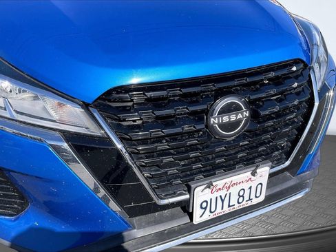 Used 2022 Nissan Kicks S FWD image 28