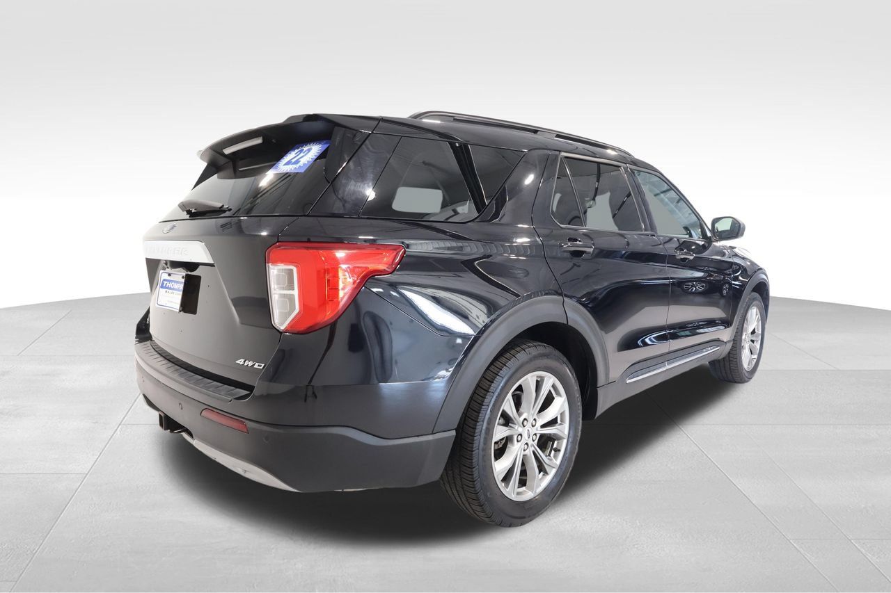Used 2022 Ford Explorer XLT w/ Equipment Group 202A AWD/4WD image 3