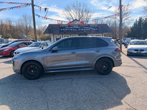 Used 2016 Porsche Cayenne GTS image 3