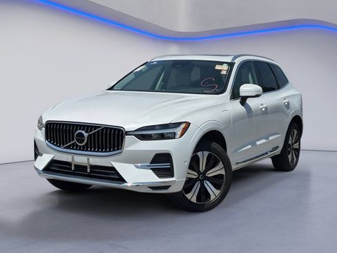 Used 2023 Volvo XC60 T8 Plus AWD/4WD image 2
