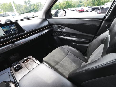 Used 2023 Nissan Ariya AWD image 52